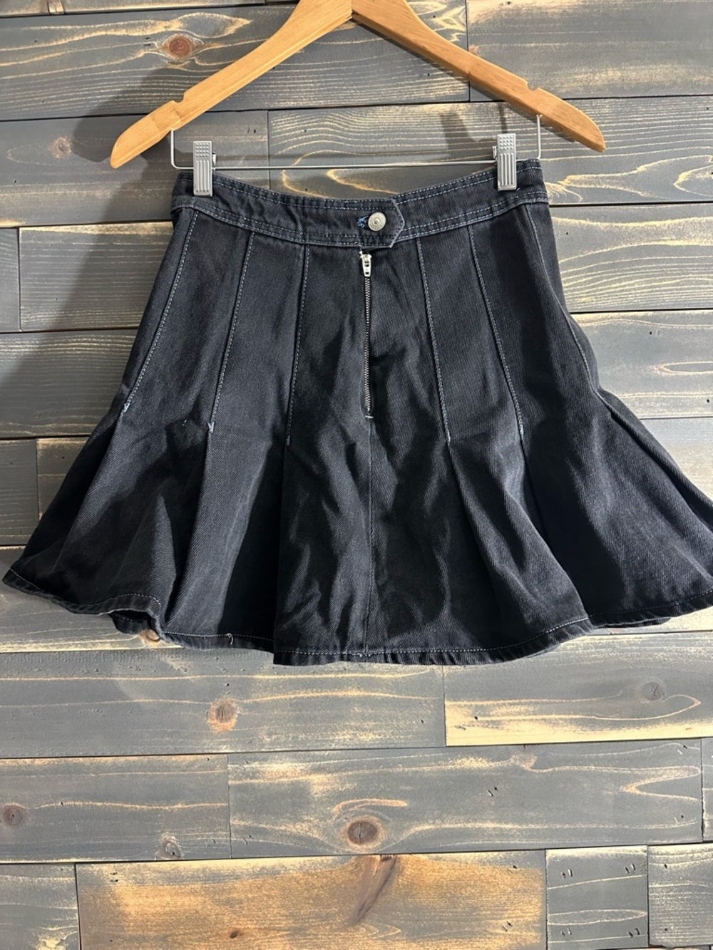 NWOT We The Free Black Pleatwd Mini Skirt with Front Zip